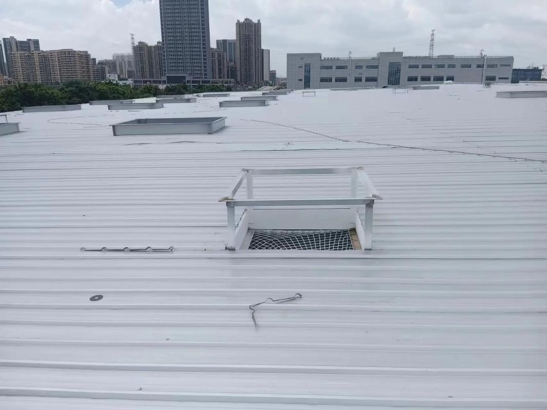 鋼結(jié)構(gòu)屋面防水保溫工程,材料吊裝準備施工安裝.